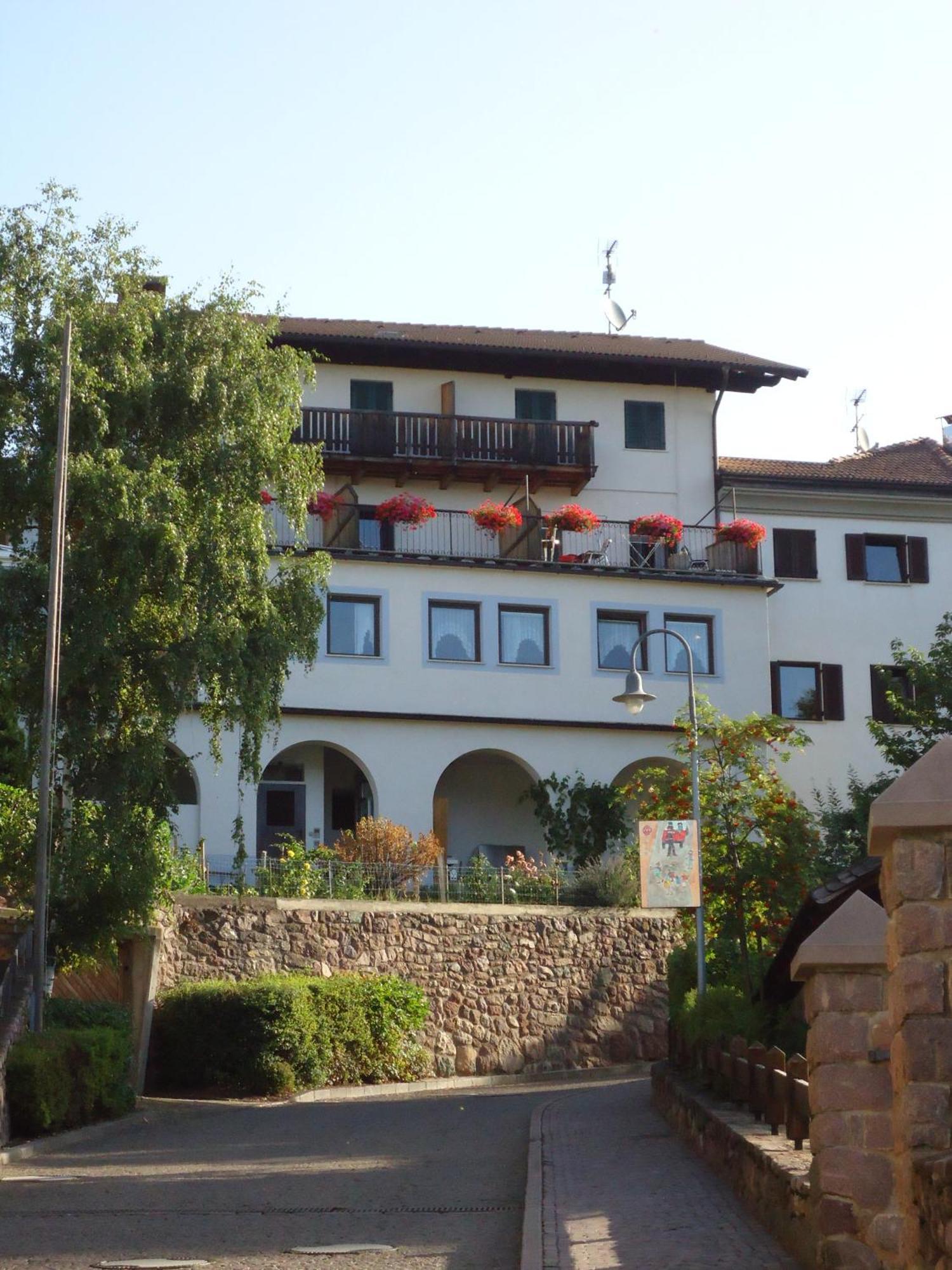 Gasthof Zum Roessl San Genesio Atesino Esterno foto